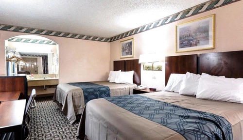 Room, 2 Queen Beds, Non Smoking, Kitchenette (Limited Equipment)