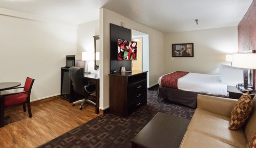 Suite, 1 King Bed, Smoking