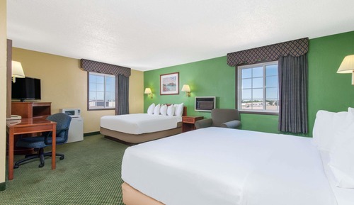 Room, Non Smoking (2 King Beds)