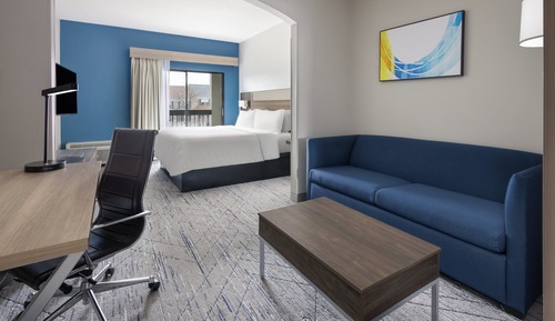 Room, 1 King Bed, Accessible Bathtub, Balcony (Communications, Mobility)