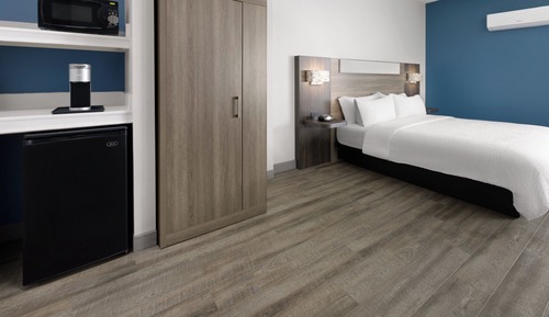 Standard Room, 1 King Bed, Mobility Accessible (Communications)