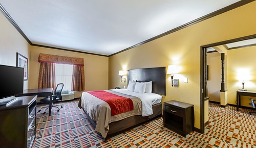 Suite, 1 King Bed, Accessible, Non Smoking
