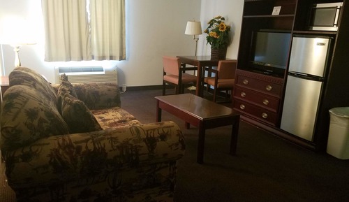 King Living Room Suite Non Smoking