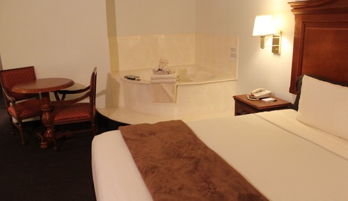 Jr Suite One Bedroom King Non Smoking