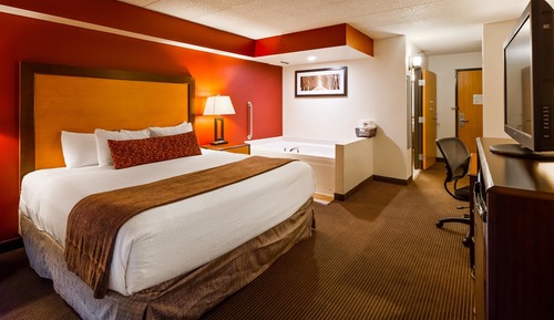 Standard Room, 1 King Bed, Non Smoking, Jetted Tub