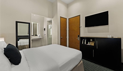 Standard Room, 1 Queen Bed, Non Smoking