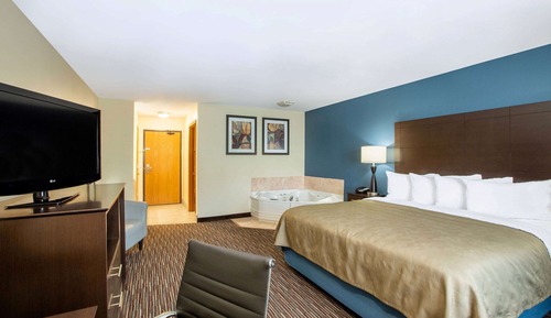 Deluxe Studio Suite, 1 King Bed, Accessible, Non Smoking