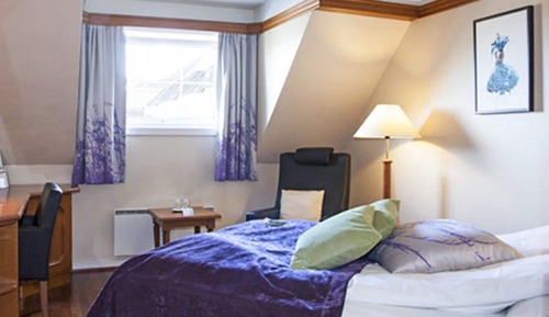 Double Room (Compact)