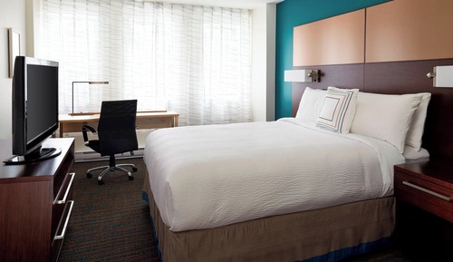 Deluxe Studio, 1 Queen Bed, Non Smoking