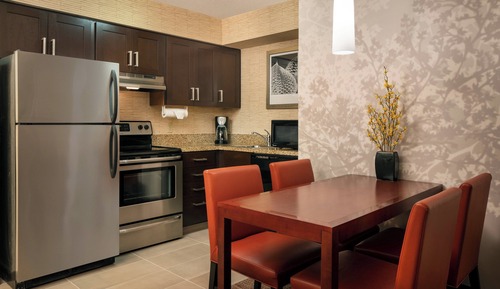 Suite, 2 Bedrooms (Mobility Accessible, Roll-In Shower)