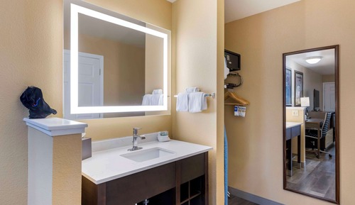 Standard Room, 2 Queen Beds, Non Smoking, Refrigerator & Microwave