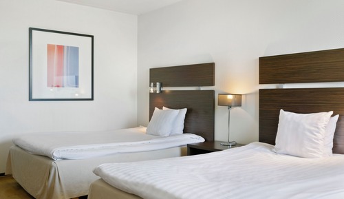 Room (Compact Twin)