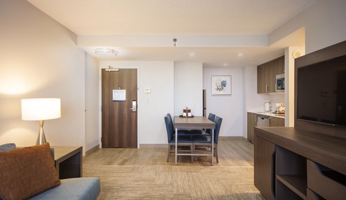 Suite, 1 King Bed, Kitchen
