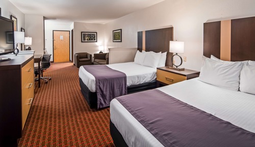 Suite, 2 Double Beds, Accessible, Bathtub