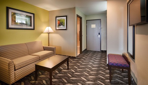 Suite, 1 King Bed, Non Smoking, Refrigerator & Microwave