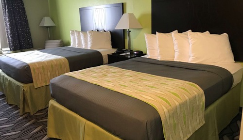Standard Room, 2 Queen Beds, Non Smoking, Jetted Tub