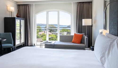 Classic Room, 1 King Bed, Balcony (Bayside)