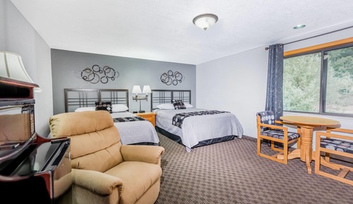 Deluxe Room, 2 Queen Beds, Non Smoking