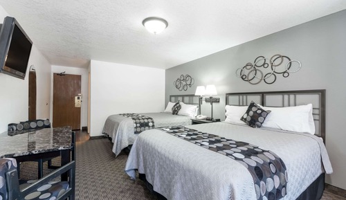 Deluxe Room, Multiple Beds, Non Smoking, Pool View