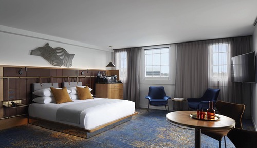 Suite, 1 King Bed, Balcony (Balcony)