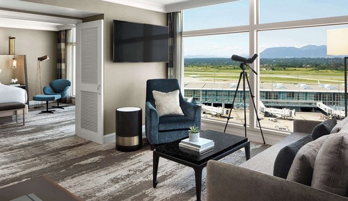 Fairmont Gold Runway View Suite King