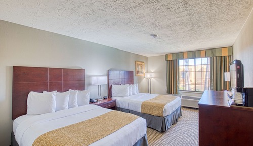 Standard Room, 2 Queen Beds, Accessible, Bathtub