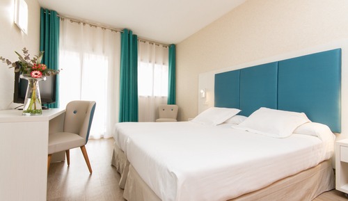 Superior Twin Room, Terrace, Partial Sea View