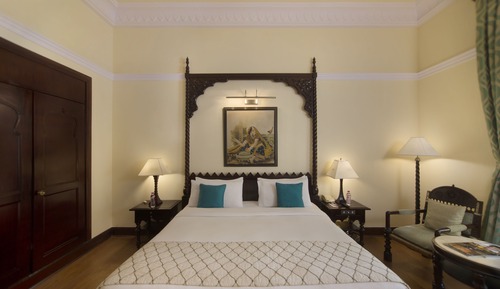 Luxury Room, 1 King Bed, Pool View