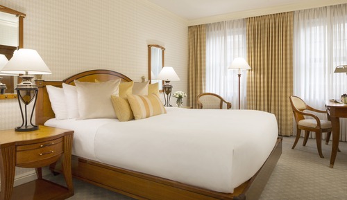 Deluxe Room, 1 King Bed
