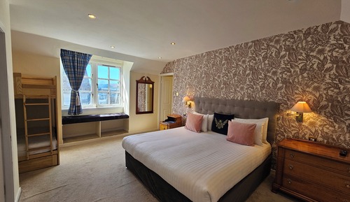 Comfy Loch room
