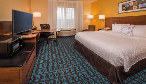 Room, 1 King Bed (Mobility/Hearing Access, Roll-In Shwr)