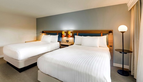 Room, 2 Queen Beds, Accessible (Mobility Tub Water View)