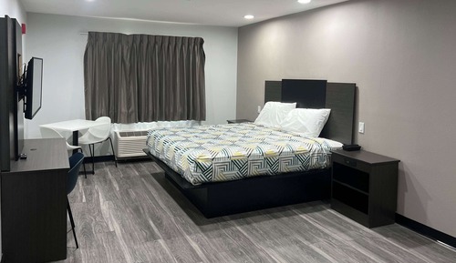 Standard Room, 1 King Bed, Non Smoking, Kitchen