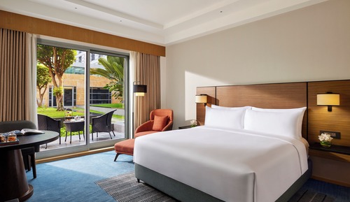 Club Room, 1 King Bed, Patio