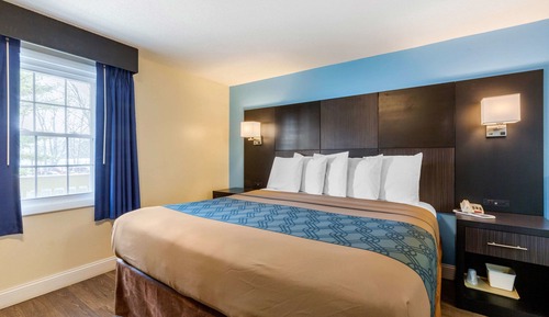 Room, 1 King Bed, Accessible, Non Smoking (Upgrade)