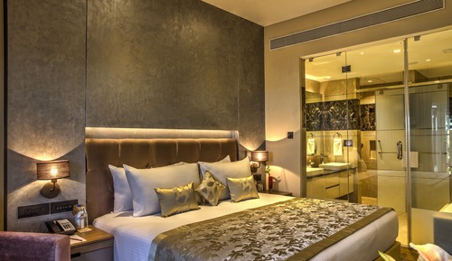 Suite, 1 King Bed (Wine Themed Unique)