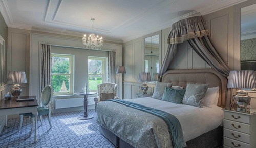 Castle – Superior Room