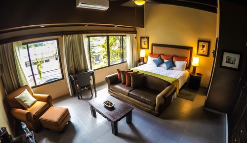 Deluxe Suite, 1 King Bed