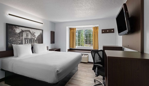Suite, 1 Queen Bed, Accessible, Non Smoking