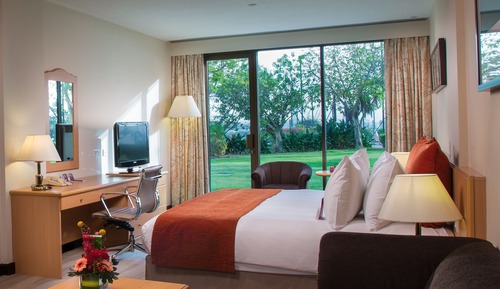 Family Room, 1 King Bed, Accessible (Courtyard Access)