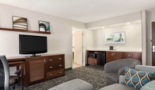 Suite, 1 King Bed with Sofa bed, Corner