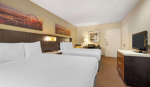 Premium Suite, 2 Queen Beds, Non Smoking, Balcony