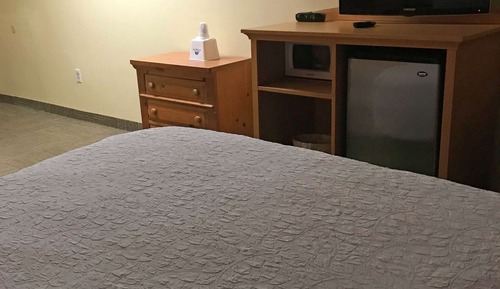 Classic Room, 1 King Bed, Non Smoking