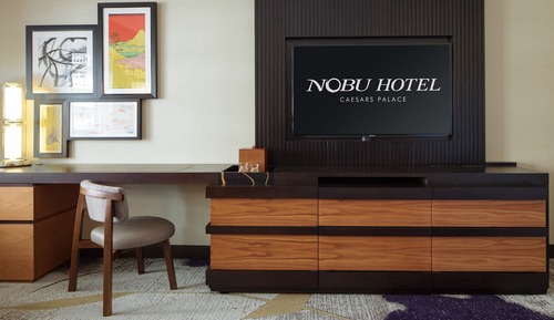 Nobu Deluxe Room, 1 King Bed