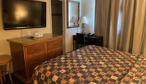 Standard Room, 1 King Bed, Smoking