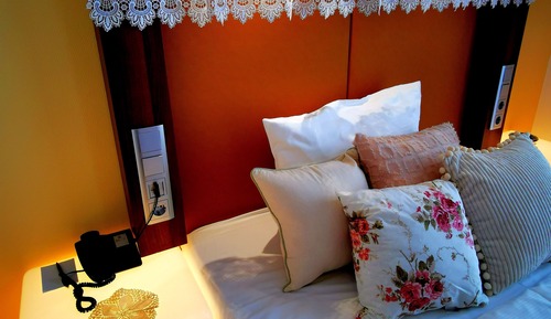 Single Room (modern)