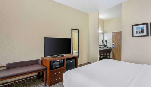 Standard Room, 1 King Bed, Non Smoking