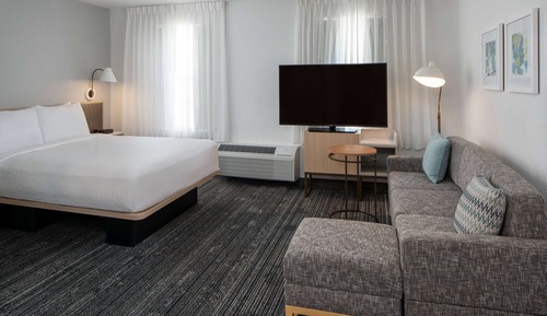 Deluxe Room, 1 Queen Bed with Sofa bed
