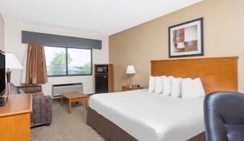 Room, 1 King Bed, Accessible, Non Smoking (Mobility)