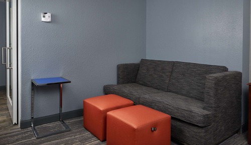 Room, 1 King Bed, Non Smoking, Refrigerator & Microwave
